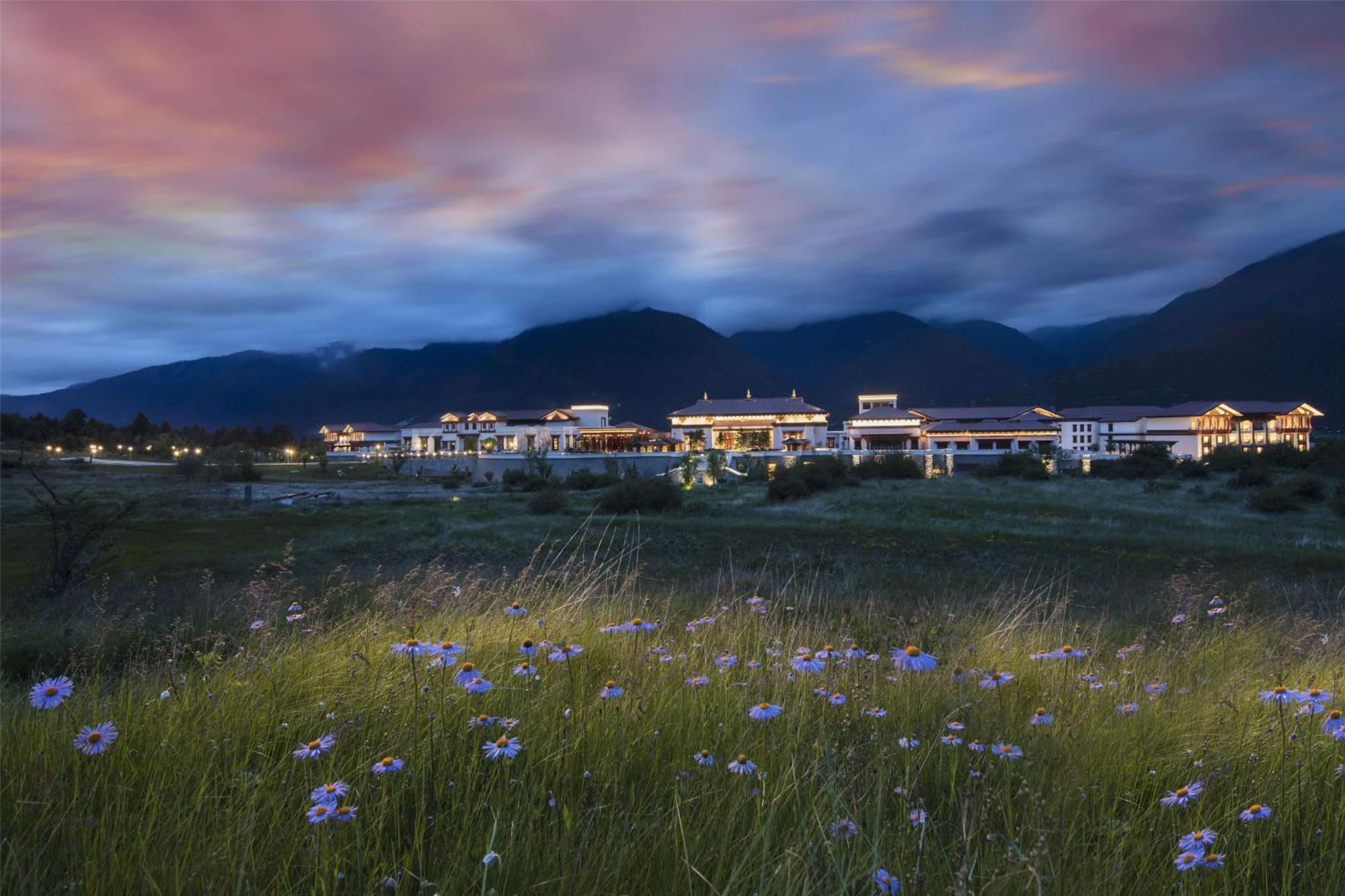 Hilton Linzhi Resort Ňingthri Exteriér fotografie