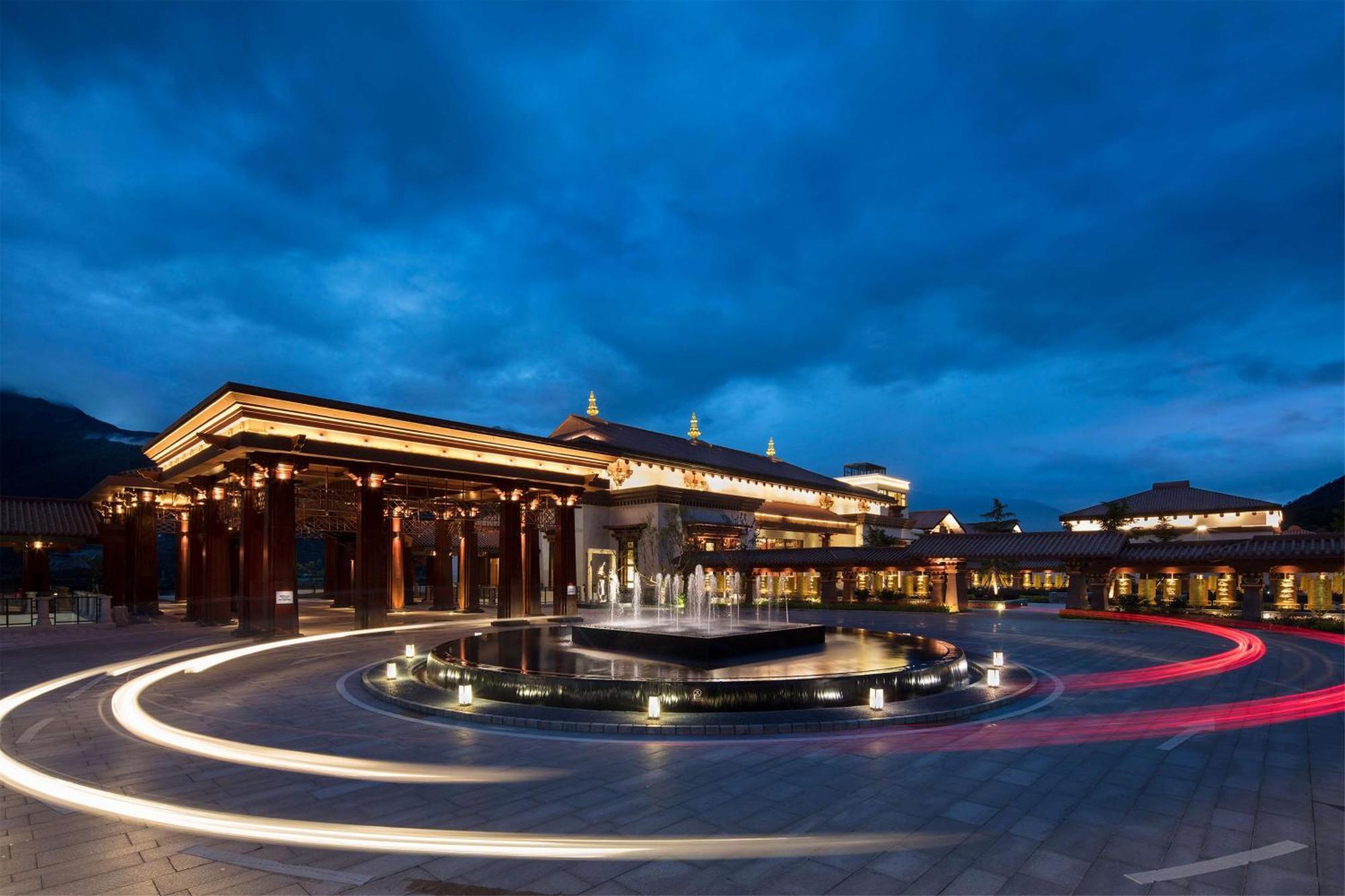 Hilton Linzhi Resort Ňingthri Exteriér fotografie